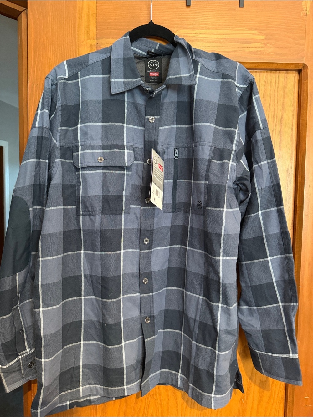 Wrangler Men’s Blue Plaid Long-Sleeve Shirt